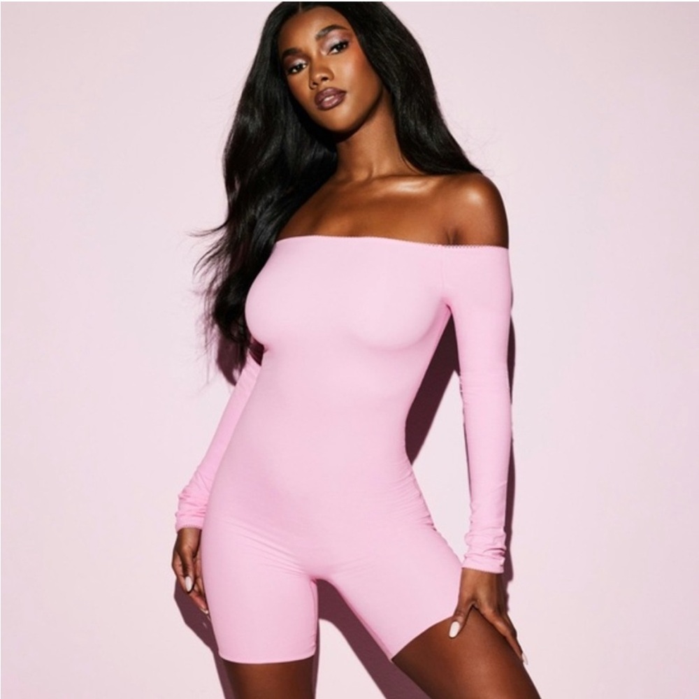 SKIMS Fits Everybody Picot Off-the-Shoulder Onesie — Bubblegum | Size M | NWT - Picture 1 of 6